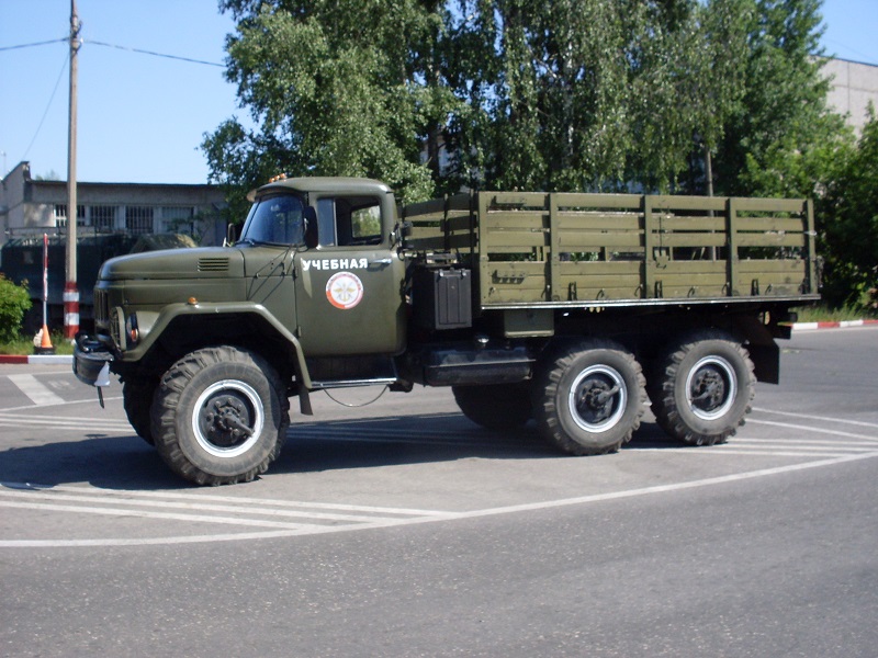 Автомобиль Урал