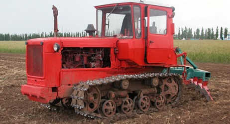 Легендарный гусеничный трактор ДТ-75