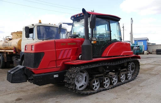 Гусеничный трактор Беларус 2103