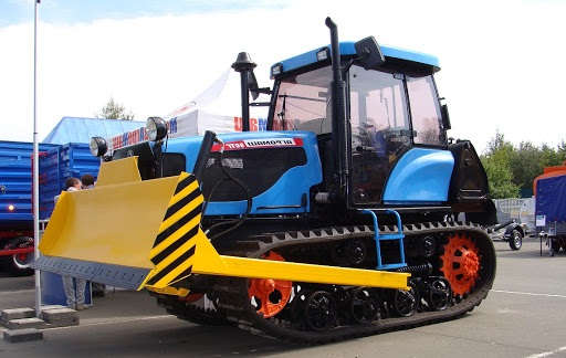 Гусеничный трактор Агромаш 90ТГ с бульдозерным оборудованием