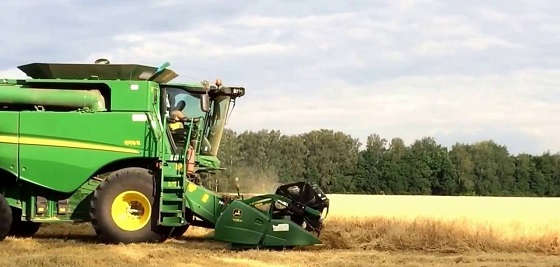 уборка пшеницы на Джон дир s670