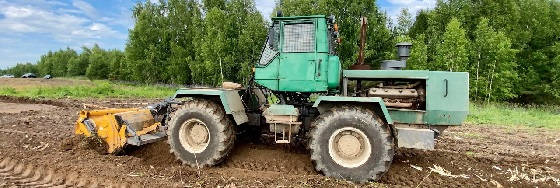 Трактор Т150 с финским ротоватором MERICRUSHER MJS-241STG