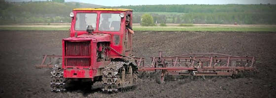 Трактор Т-4А Алтай с двумя культиваторами КПС-4