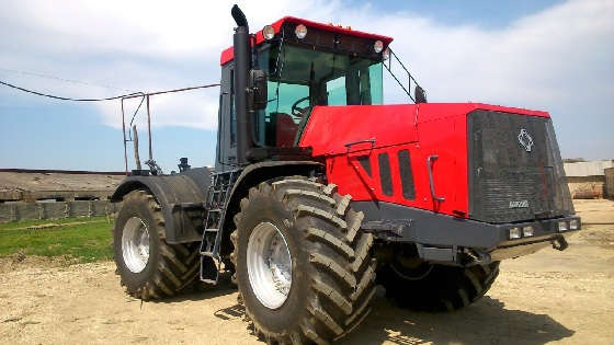 колесный трактор Кировец К744