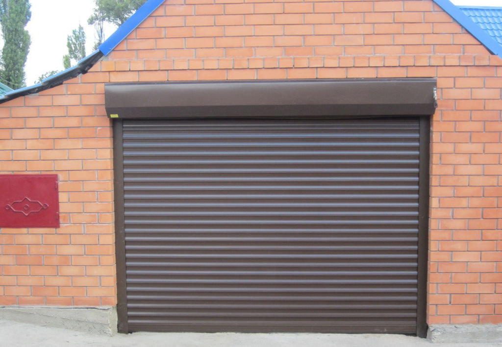 Рулонные гаражные ворота