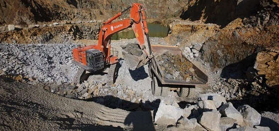 Hitachi Zaxis 670 LCR