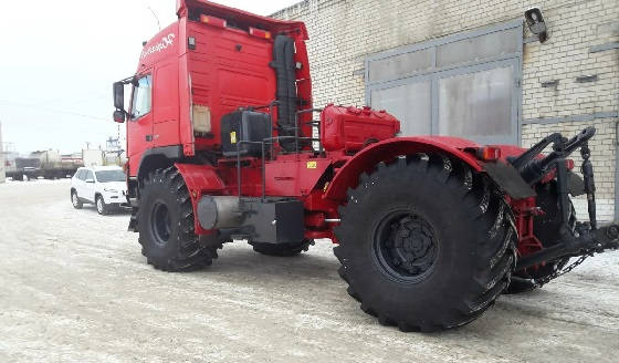 трактор К 700 Кировец с кабиной от грузовика Volvo