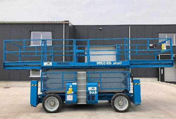 самоходный ножничный подъемник Genie