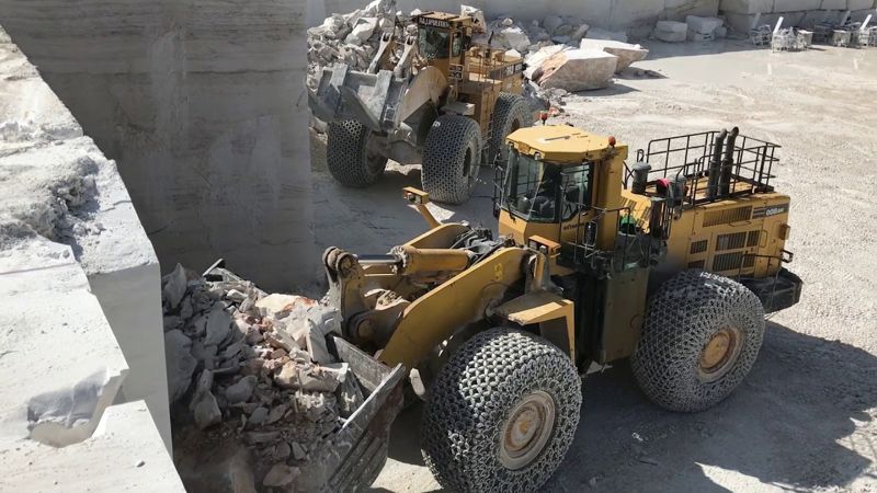 Huge Caterpillar 992D