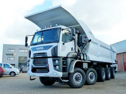 Голландская грузовая компания GINAF