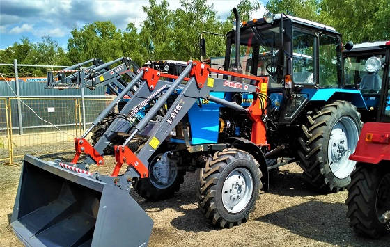 Экскаватор навесной на базе фронтального погрузчика METAL-FACH