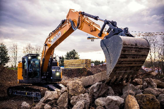 Экскаватор CASE из Индии