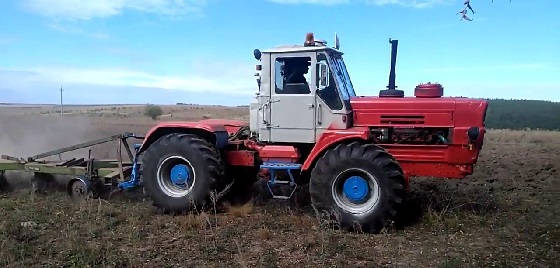 Трактор Т-150К с двигателем СМД-62