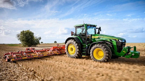 Как собираются трактора John Deere 8R