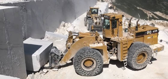 Komatsu WA900 и Caterpillar 992D