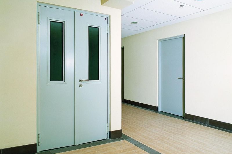 Двери для больниц и поликлиник
