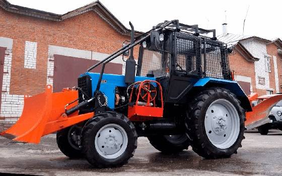 Универсальный Беларус-82.1