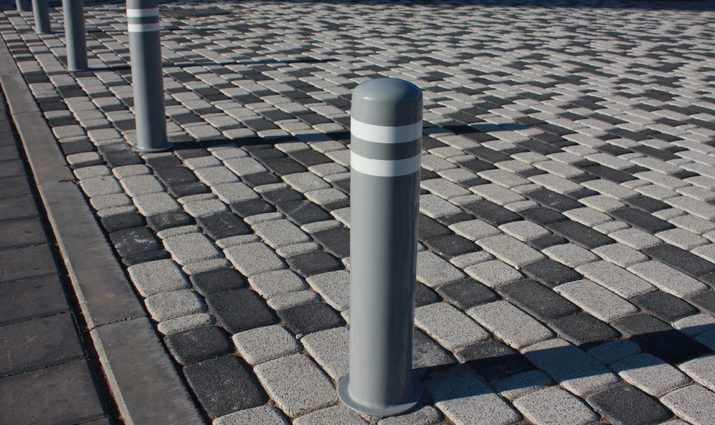 Парковочные столбики