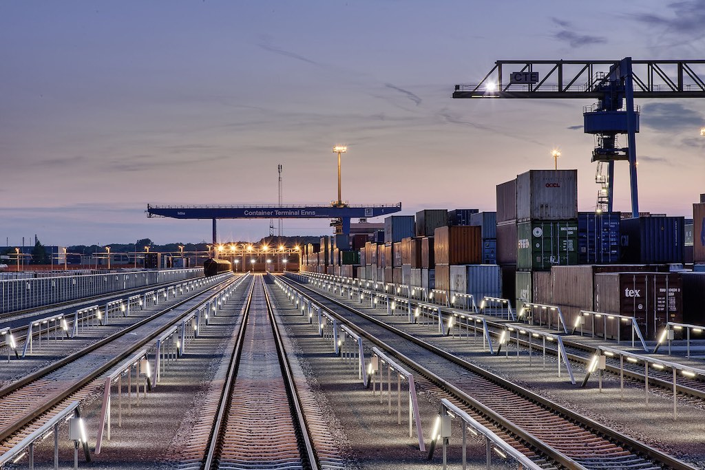 железнодорожный контейнерный терминал