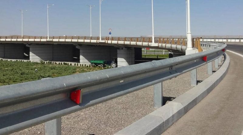 Металлические дорожные ограждения